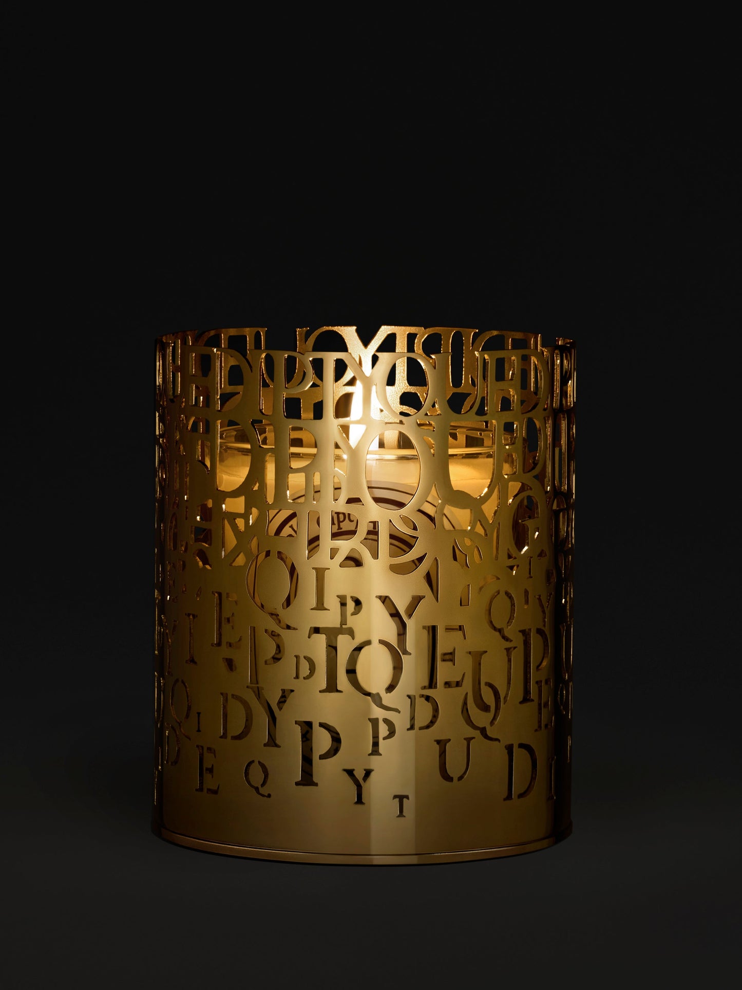 Alphabet candle holder - For classic candles